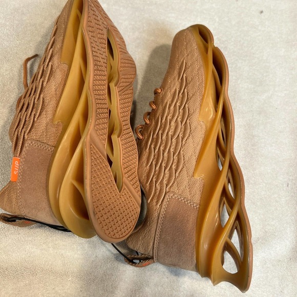 Mens Beige Non-slip Running Shoes NWOT Size 8 SupSport EU 42 Spiral Sole UNIQUE - Picture 9 of 10